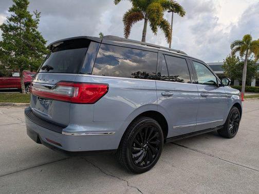 CHROMA CRYSTAL BLUE PREMIUM 2021 Lincoln Navigator Black Label
