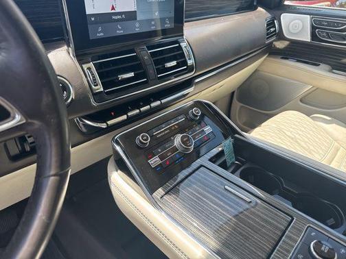 CHROMA CRYSTAL BLUE PREMIUM 2021 Lincoln Navigator Black Label