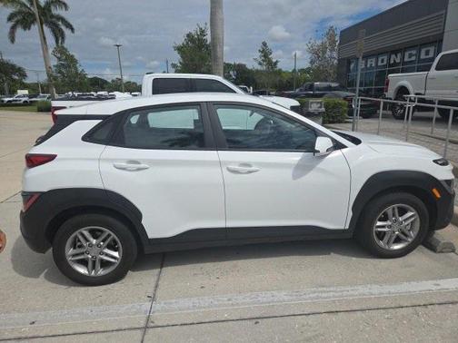 2023 Hyundai KONA SE