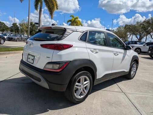 2023 Hyundai KONA SE