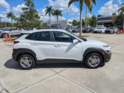 2023 Hyundai KONA SE