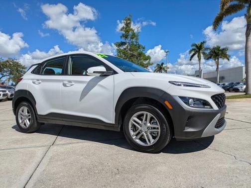 2023 Hyundai KONA SE