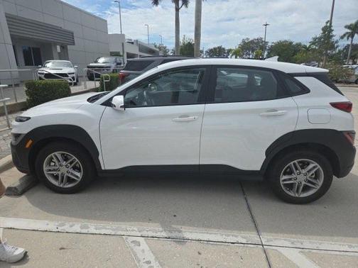 2023 Hyundai KONA SE