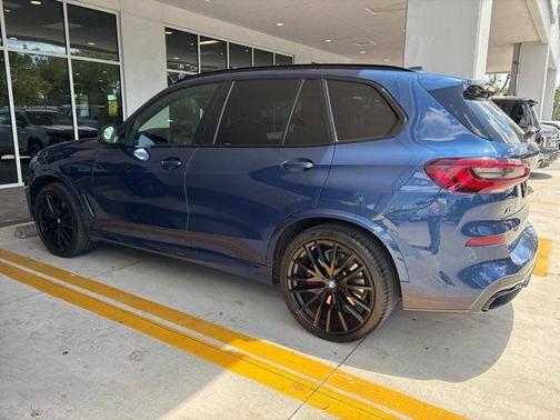 2022 BMW X5 M50i