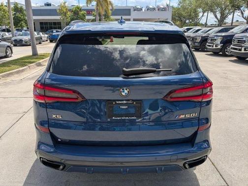 2022 BMW X5 M50i