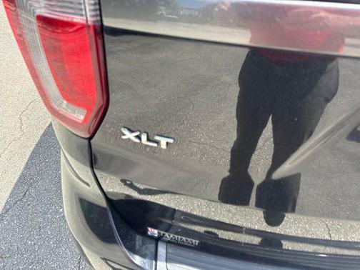 Magnetic Metallic 2019 Ford Explorer XLT