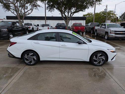 2025 Hyundai ELANTRA Sport