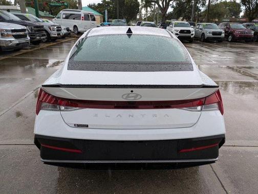 2025 Hyundai ELANTRA Sport