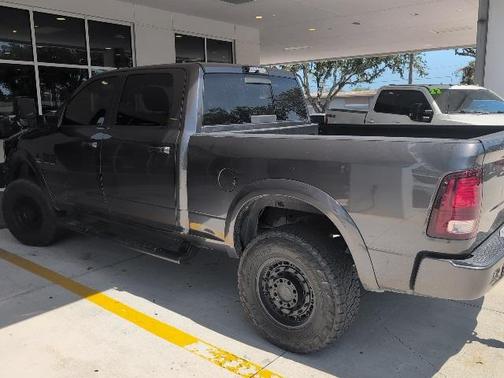 2018 RAM 3500 Laramie Crew Cab 4x4 6'4' Box