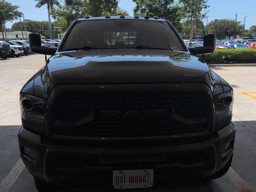 2018 RAM 3500 Laramie Crew Cab 4x4 6'4' Box