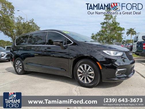 2025 Chrysler Pacifica Hybrid Select