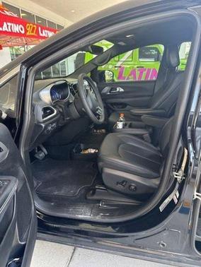 2025 Chrysler Pacifica Hybrid Select