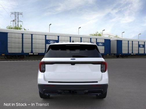 Star White Metallic Tri-Coat 2026 Ford Explorer ST-Line