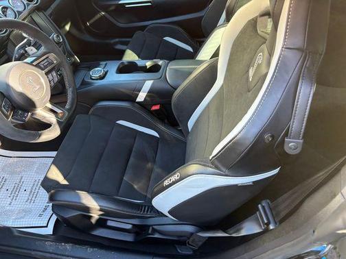 2022 Ford Shelby GT500 Base