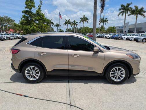 DESERT GOLD METALLIC 2021 Ford Escape SE