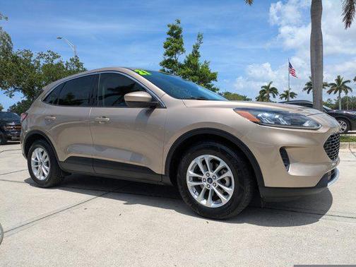 DESERT GOLD METALLIC 2021 Ford Escape SE