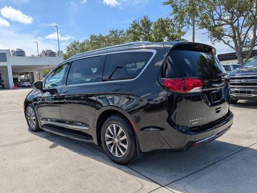 2020 Chrysler Pacifica Touring-L Plus