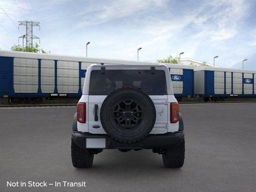Oxford White 2026 Ford Bronco Badlands