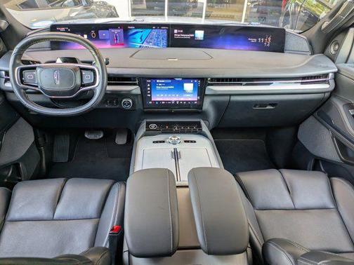 GRAY MIST METALLIC TRI-COAT 2025 Lincoln Navigator Reserve