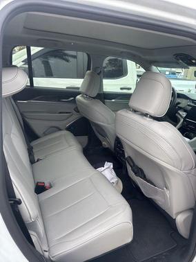 2022 Jeep Grand Cherokee Overland