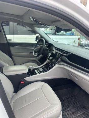 2022 Jeep Grand Cherokee Overland