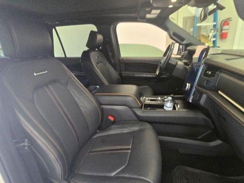 STAR WHITE MET TRI-COAT 2023 Ford Expedition Platinum