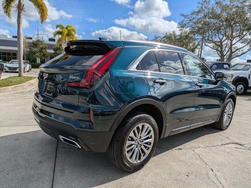 2024 Cadillac XT4 Premium Luxury