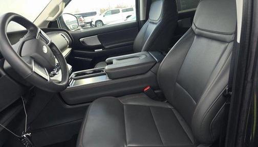 2025 Ford Expedition Max Active 4x2