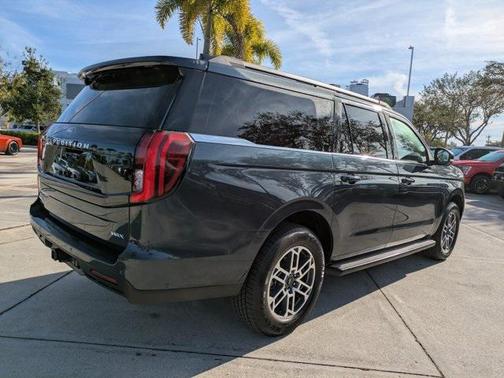 2025 Ford Expedition Max Active 4x2