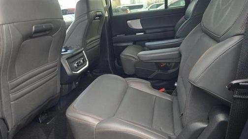 2025 Ford Expedition Max Active 4x2