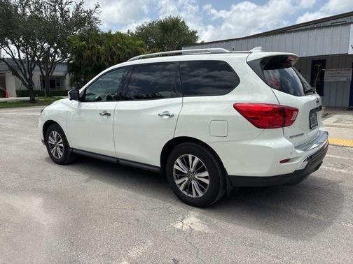 2019 Nissan Pathfinder SL