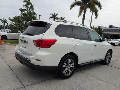 2019 Nissan Pathfinder SL