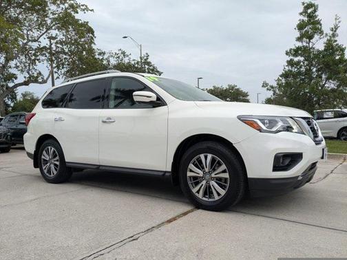 2019 Nissan Pathfinder SL