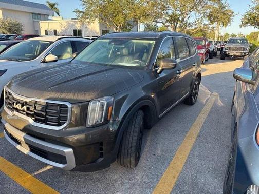 2023 Kia Telluride S