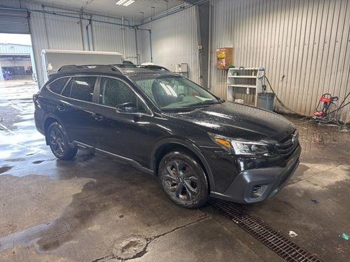 Crystal Black Silica 2022 Subaru Outback Onyx Edition XT