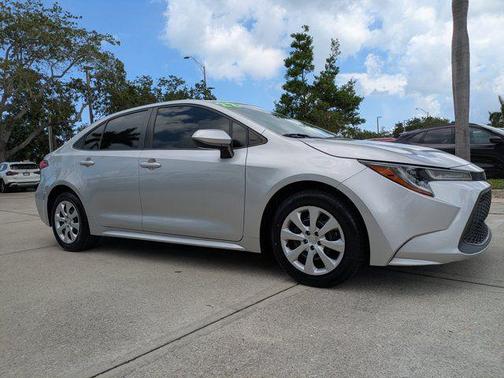 Classic Silver Metallic 2022 Toyota Corolla LE