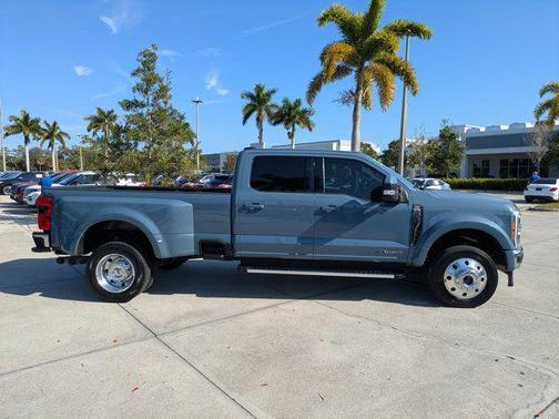 2023 Ford F-450 Lariat