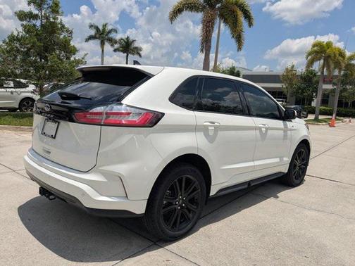 2022 Ford Edge ST Line