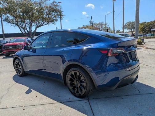 2022 Tesla Model Y Long Range Dual Motor All-Wheel Drive