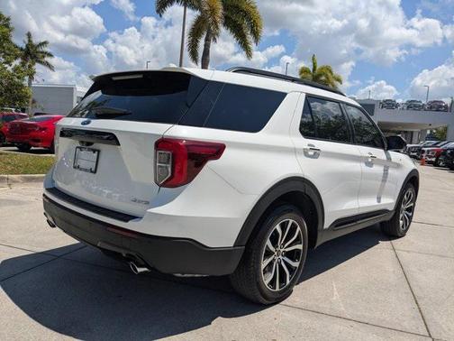 2022 Ford Explorer ST-Line