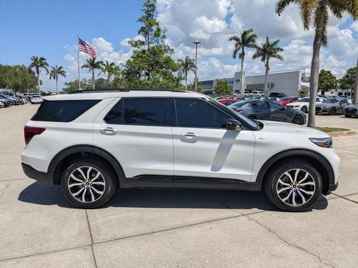 2022 Ford Explorer ST-Line