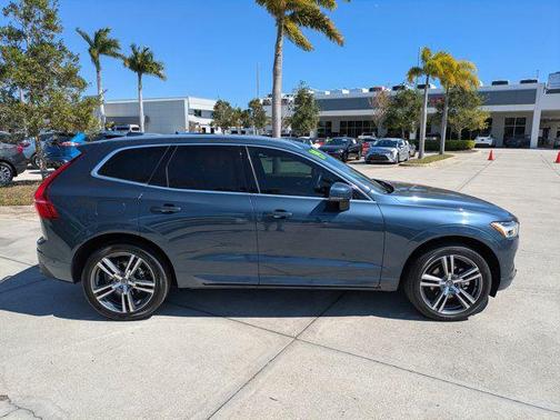 2019 Volvo XC60 T5 Momentum