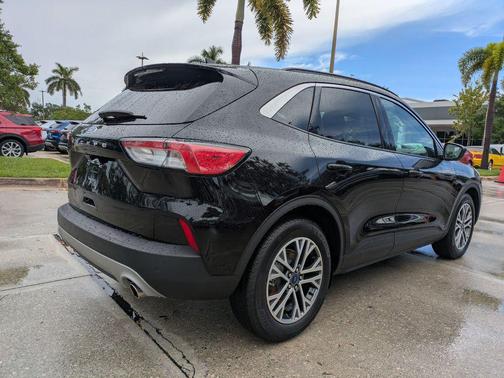 Agate Black Metallic 2022 Ford Escape SEL