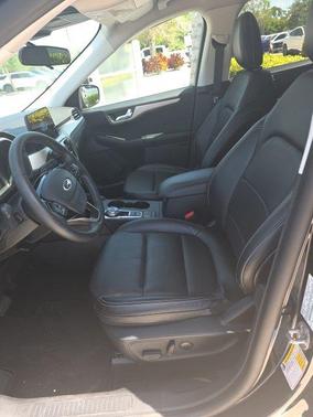 Agate Black Metallic 2022 Ford Escape SEL