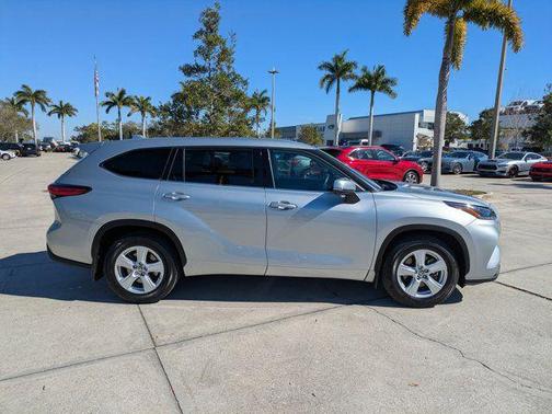 2021 Toyota Highlander LE