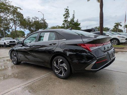 2025 Hyundai ELANTRA SEL