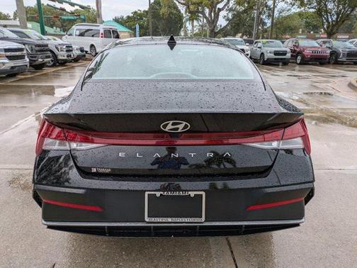 2025 Hyundai ELANTRA SEL