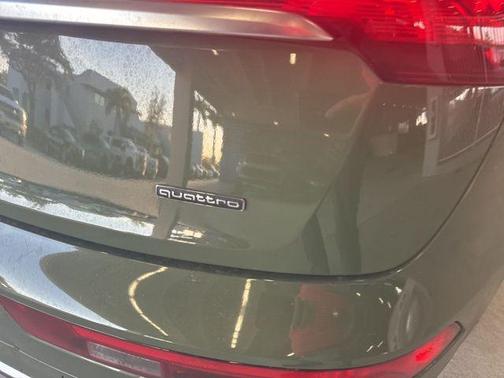 2022 Audi Q5 45 S line Prestige