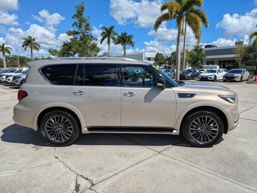2024 INFINITI QX80 SENSORY AWD