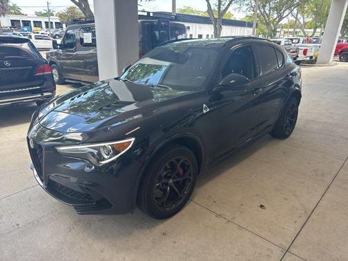 2022 Alfa Romeo Stelvio Quadrifoglio
